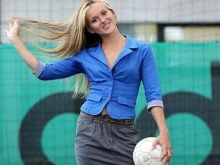 ملكة جمال كرواتيا تتولى تدريب فريق لكرة القدم