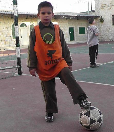 الموهبة محمد نوفل موهبة: اصغر لاعب في نادي هلال القدس