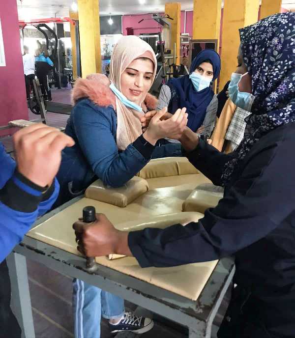اتحاد مصارعة الذراعين يختتم دورة تدريبية عالية المستوى في غزة