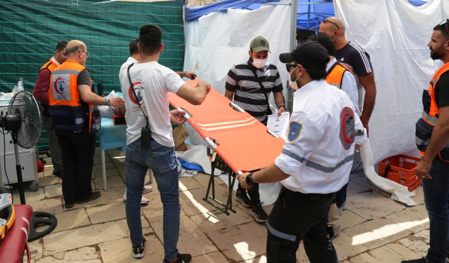 وحدة إسعاف وطوارئ برج اللقلق المجتمعي تواصل خدمة رواد المسجد الأقصى المبارك