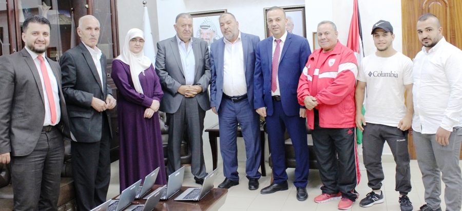 رئيس الاتحاد الفلسطيني للمصارعة فراس دودين يزور كبرى مؤسسات مدينة الخليل