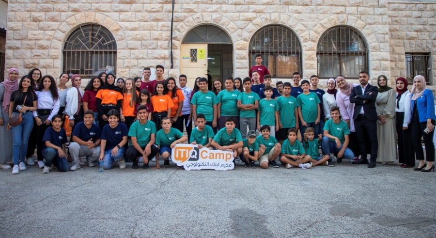 مؤسسة آيتك وجامعة القدس يختتمان مخيم آيتك التكنولوجي