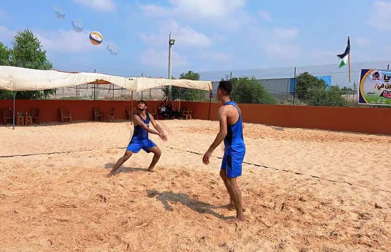 انطلاق منافسات بطولة الكرة الشاطئية على ملعب نماء الرياضي شمال غزة