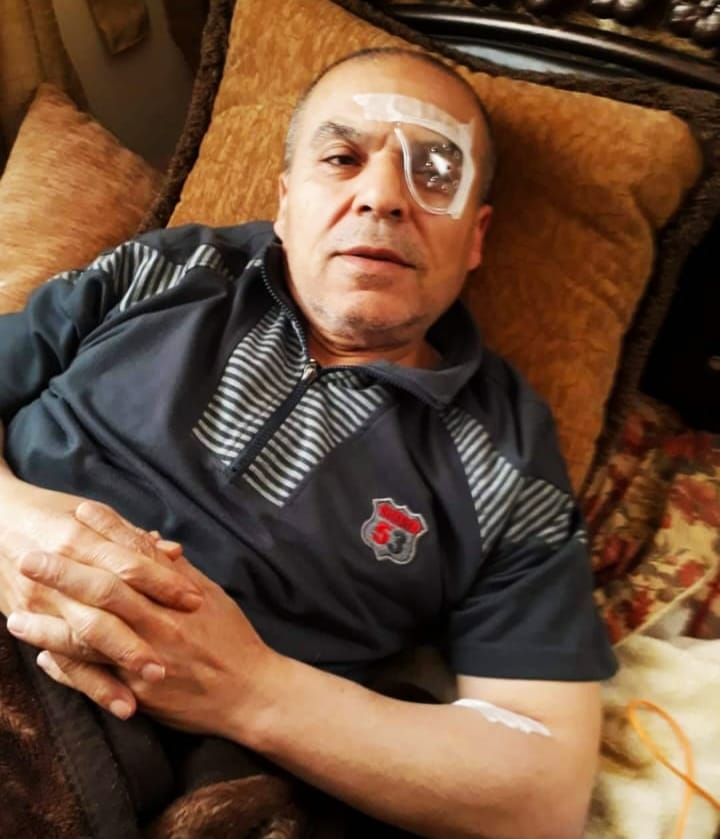 رئيس اتحاد الكاراتيه اللواء محمد البكري على سرير الشفاء