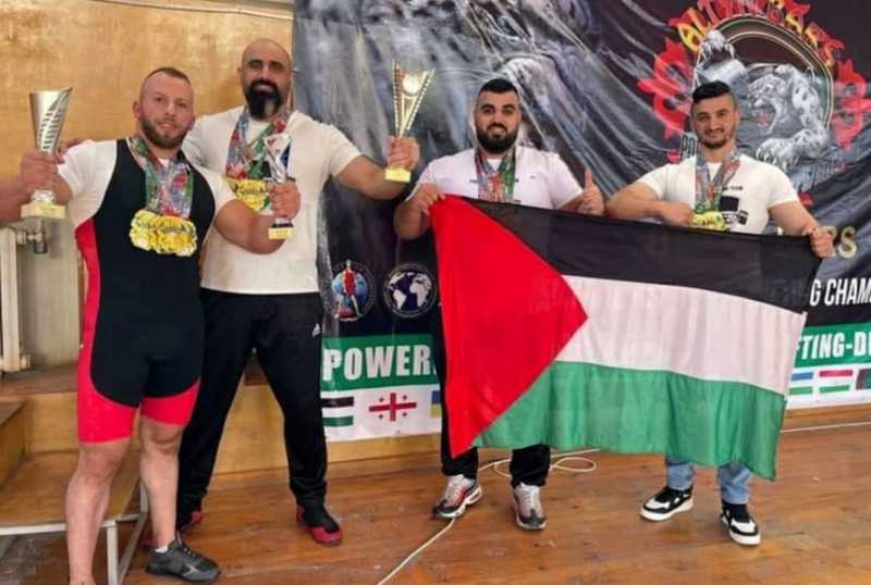 13 ميدالية ملونة حصيلة المنتخب الفلسطيني ببطولة اسيا للقوة البدنية في جمهورية قيرغستان