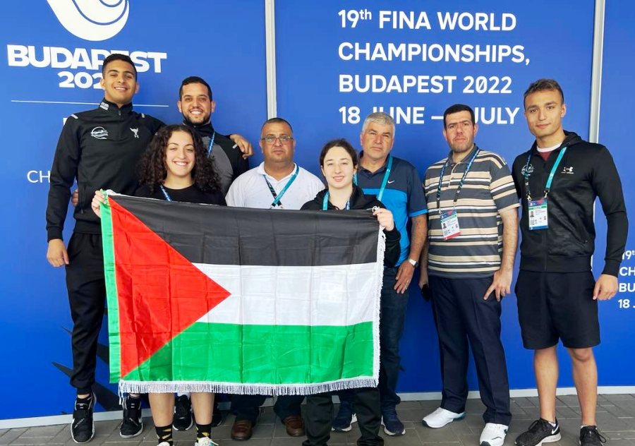 فلسطين حاضرة بقوة ببطولة العالم للسباحة في بودابست والسفير الفلسطيني يستقبل البعثة