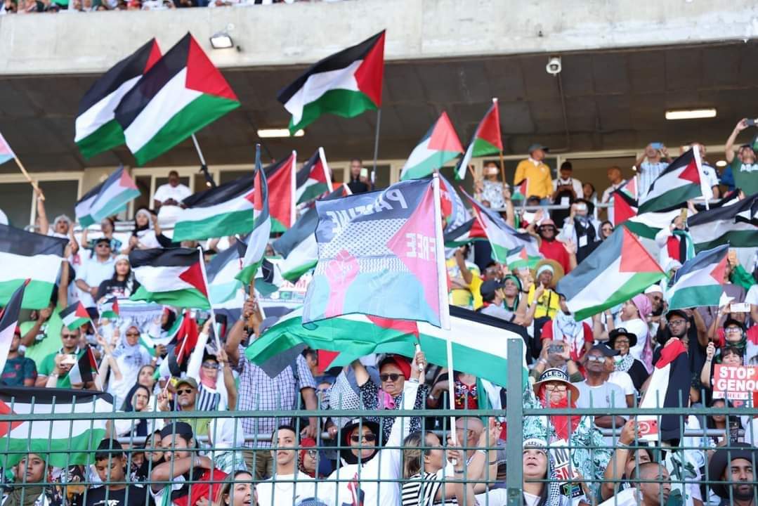 الفدائي الفلسطيني المحلي يتوج بكأس الحرية بعد فوزه مساء اليوم الاحد على منتخب جنوب أفريقيا  للمحليين 1 صفر، بتوقيع اللاعب آنس بني عودة.