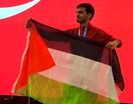 بطل الكونغ فو التركي علاء الدين آكيوز مهدد بخسارة لقبه بسبب دعمه لفلسطين