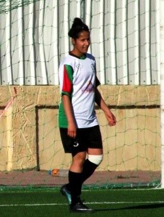 إيمان ابو قادوس قناصة الشباك تحلُم بالشهرة وأن تكون سفيرة فلسطين لكرة القدم