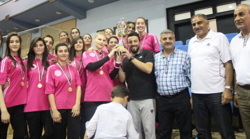 فريق صالة بلدية الخليل يتوج بكاس النسخة الثانية من بطولة النخبة بكرة اليد