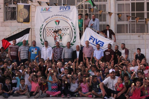 نادي شباب دير جرير ينظم مهرجانا للكرة الطائرة المصغرة بمشاركة 200 طفل