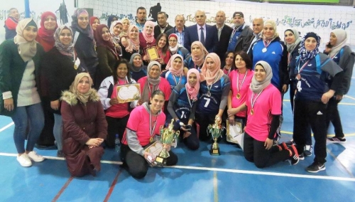 بطولة كرة الطائرة للمعلمات لمناسبة يوم المرأة العربي الرياضي