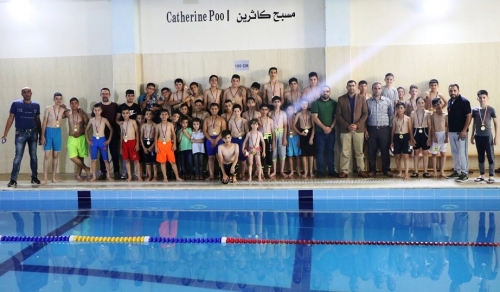 مركز طارق بن زياد المجتمعي ينظم بطولة سباحة للأشبال تحت رعاية رئيس بلدية الخليل