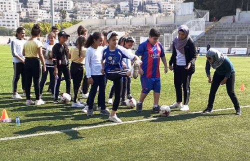 أكثر من 22  مهرجانا نظمها الاتحاد الفلسطيني لكرة القدم بالتعاون مع النرويجي ووزارة التربية