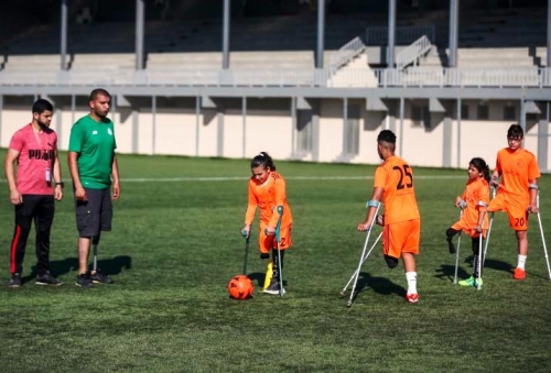 مبتورو الأطراف في غزة يستأنفون تدريبات كرة القدم