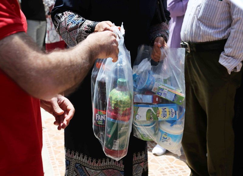 شركة المشروبات الوطنية كوكاكولاكابي وشركة الطيف للألبان والمنتجات الغذائية تنهيان حملة رمضان الخير في الضفة الغربية