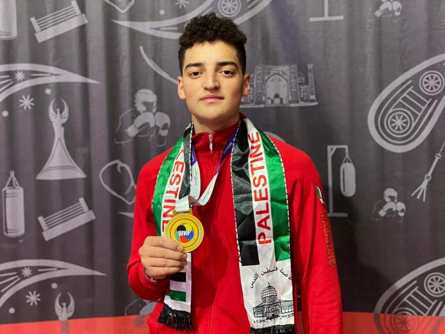 مصطفى بشارات يتوج بذهبية بطولة آسيا للكاراتيه في أوزبكستان