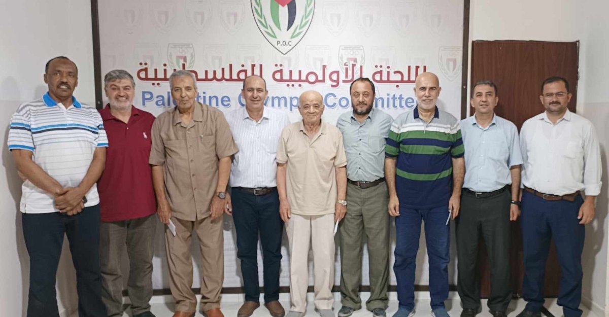 د. المجدلاوي يلتقي مجموعة من الرياضيين القدامى بمحافظات غزة