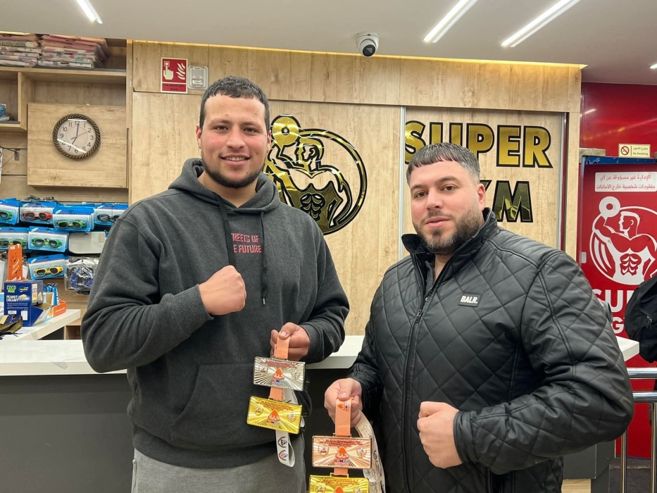 نادي السوبر جيم يحتفي بالبطل الدولي محمد الدجني